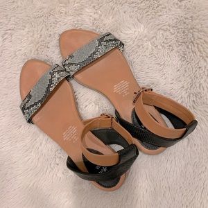 H&M Snake Print Strappy Sandals 🖤